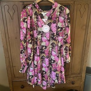 Umgee designer size large beautiful colored puffed sleeve flowey dress. New.